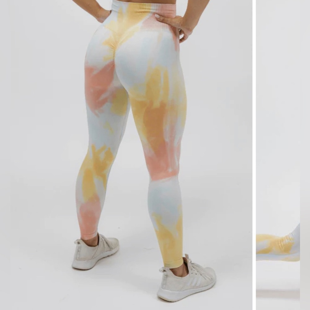 Astoria tie‎ dye booty scrunch high waisted legging size L